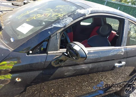 2013 Fiat 500 Turbo z USA, uszkodzony, nr VIN 3C3CFFHH9DT554238